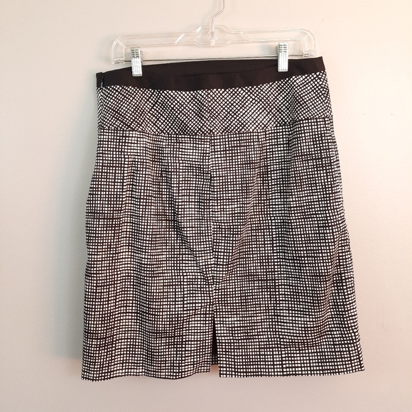 Express Design Studio Black & White Pattern Skirt - Picture 2 of 5